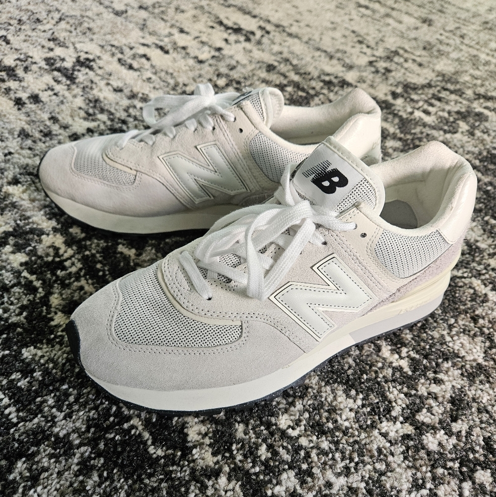 New balance 547. Like new. Men's size 10.